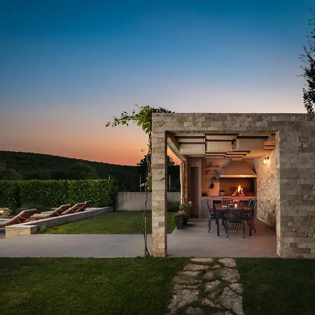 Dali - Luxury House In Relaxing Area *
