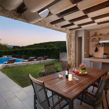Villa Dali - Luxury House In Relaxing Area