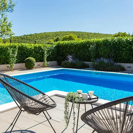 Dali - Luxury House In Relaxing Area Sicane
