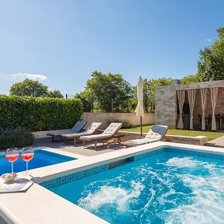 Dali - Luxury House In Relaxing Area *