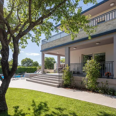 Dali - Luxury House In Relaxing Area