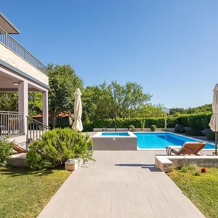 Dali - Luxury House In Relaxing Area