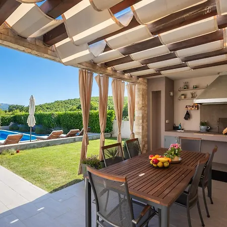 Vila Dali - Luxury House In Relaxing Area